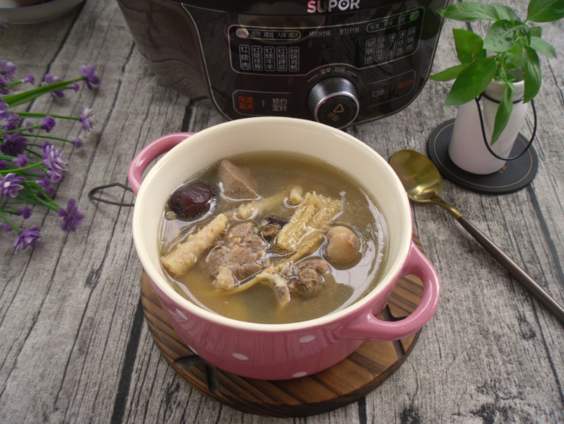 清補(bǔ)涼燉羊肉湯