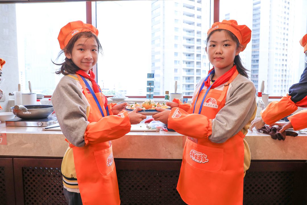 1676019644913050ORvJ.jpg LUXC9399_副本.jpg