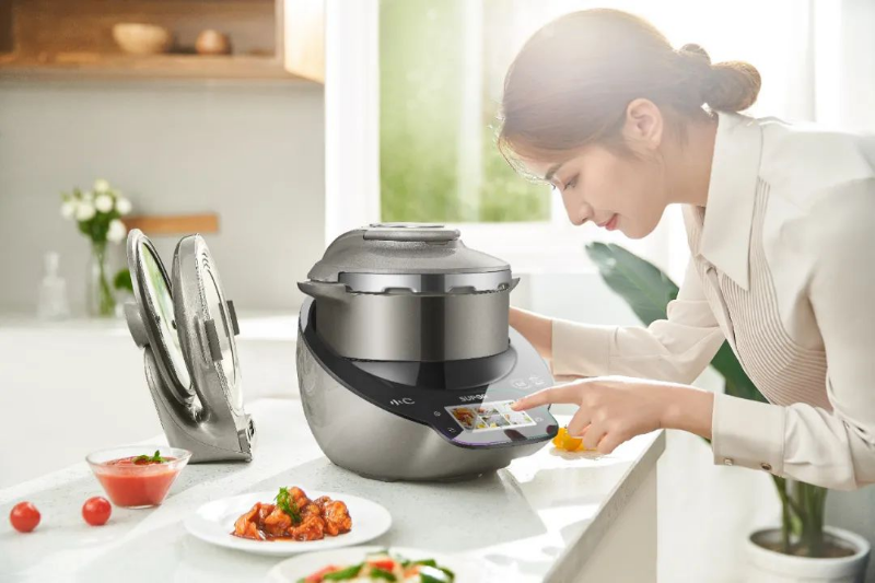 1685435143245837Mivs.jpg 01.jpg