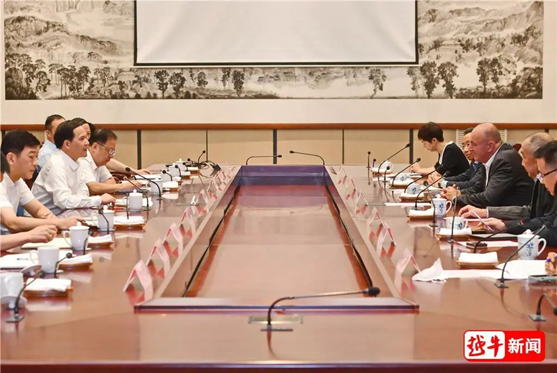 169476767482203262U3.jpg 01.jpg